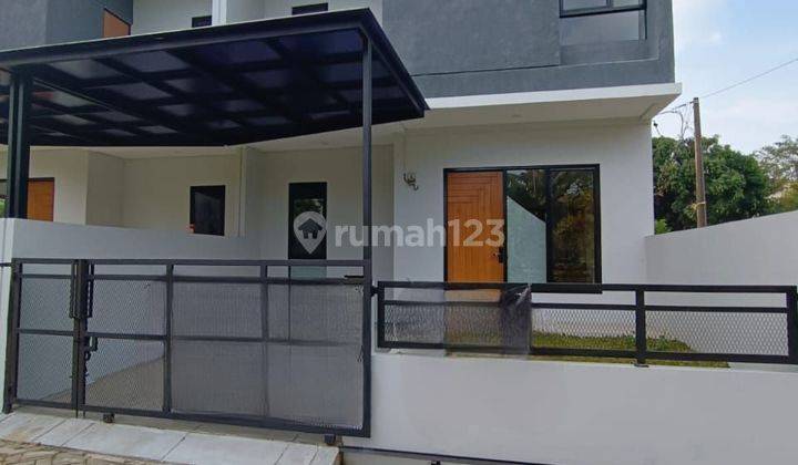 Rumah Modern Minimalis 2 Lantai di Larangan 1