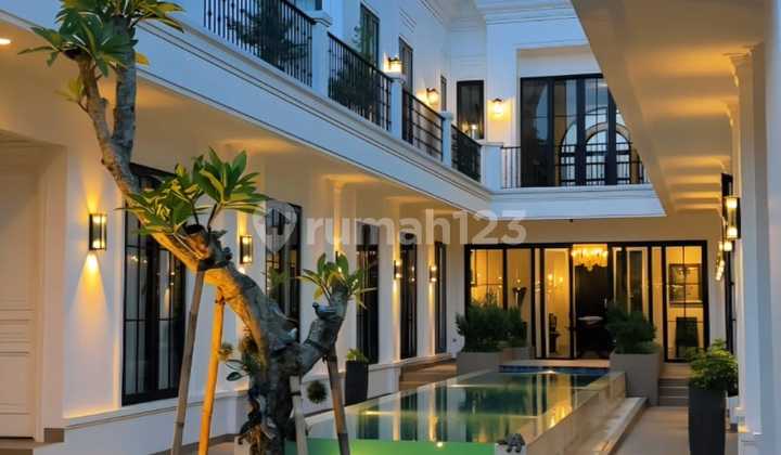 Dijual Luxury Classic House, Hanya 5 Menit Ke Pondok Indaht 