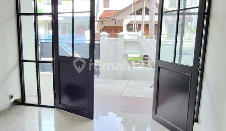 Rumah Shm Di Blok J2, Perumahan Puri Indah, Jalan Kembang Agung Utama Blok J2 Kembangan Selatan, Kembangan, Kota Jakarta Barat, Dki Jakarta, Indonesia, 11610, Puri Indah