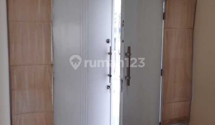 Rumah Meruya Ilir Belakang Ruko Ruko Dekat Tol