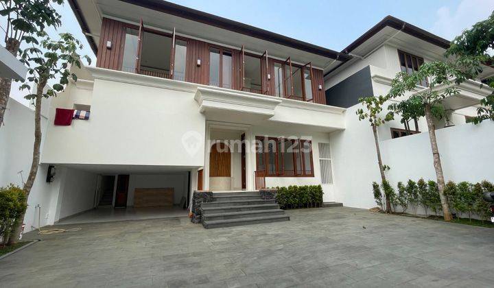 Rumah modern minimalis di Kemang, Jakarta Selatan 1