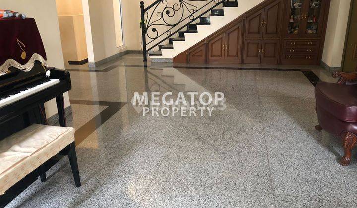 Rumah Mewah 3lt di Sektor 1e Gading Serpong Semi Furnished 2