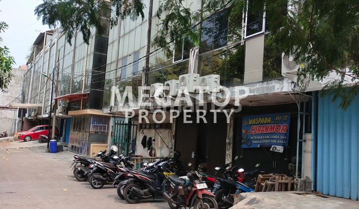 Roadside Shophouse for Rent in Vikamas North Jakarta Strategic Location 2
