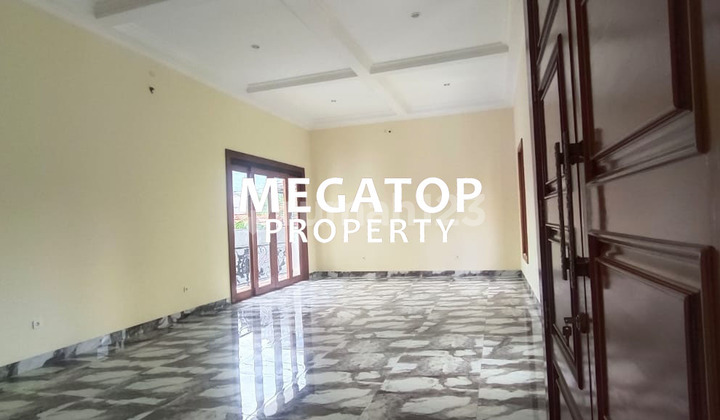 Rumah Sultan di Puspita Loka BSD Lokasi Strategis Dekat Tol 2