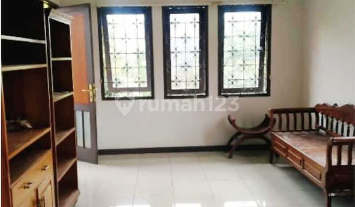 Semi-Furnished House in Sersan Bajuri Cul-de-sac Complex, Bandung Semi-Furnished House in Sersan Bajuri Cul-de-sac Complex, Bandung