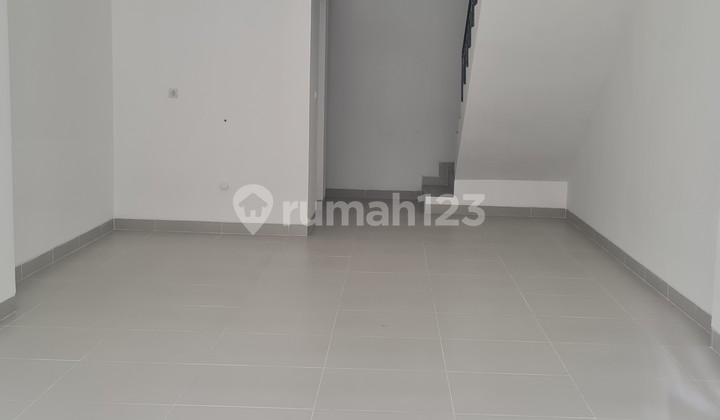 For Rent: Twin Shophouses in Edu City Area PIK 2, Brand New and Ready to Use For Rent: Twin Shophouses in Edu City Area PIK 2, Brand New and Ready to Use