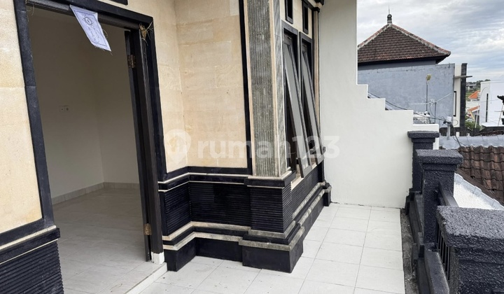 Disewakan - Rumah Modern 2 Lantai (Unfurnished) di Dalung, Kuta Utara, Bali 2