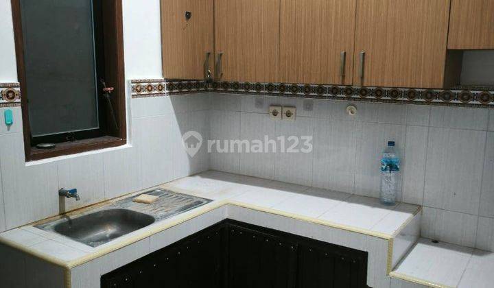 Dikontrakan Rumah Lantai 2 Lokasi Panjer 2