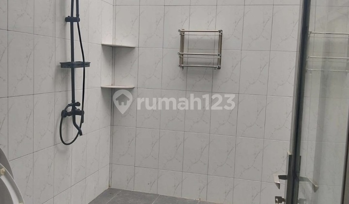 Dikontrakan Rumah di Taman Griya 2