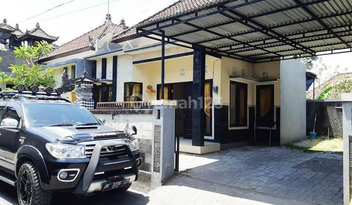Rumah Cantik Bersih Baru Diservice Disewakan berada di Pusat Kota Gatsu Denpasar dekat ke Living World Gatsu Mall 1