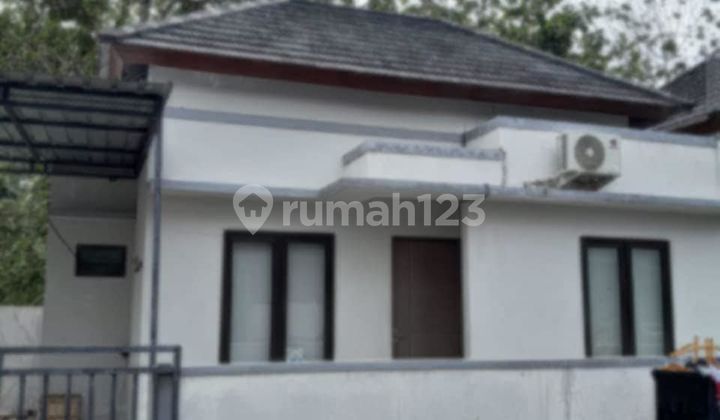 Semi Furnished 2 Bedroom House in Taman Griya Jimbaran