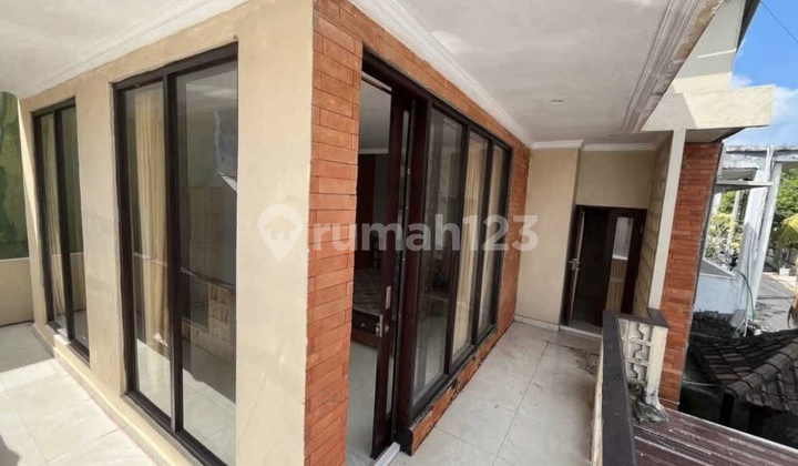 Rumah 2 Lantai 3 Kamar Tidur Jimbaran Area 2