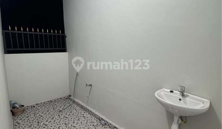 DIKONTRAKAN RUMAH LT 2 BARU GRESSS DENPASAR TIMUR 2