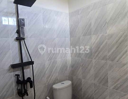 Disewakan rumah nyaman di area Sanur, cocok untuk keluarga maupun tempat tinggal jangka panjang. 2