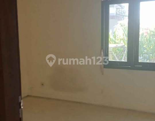 Dikontrakkan rumah luas 1,3are di dalung one gate system posisi hook paling pojok 2