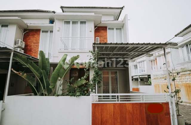 Townhouse style in a gated residence, quiet neighborhood in the Munggu area