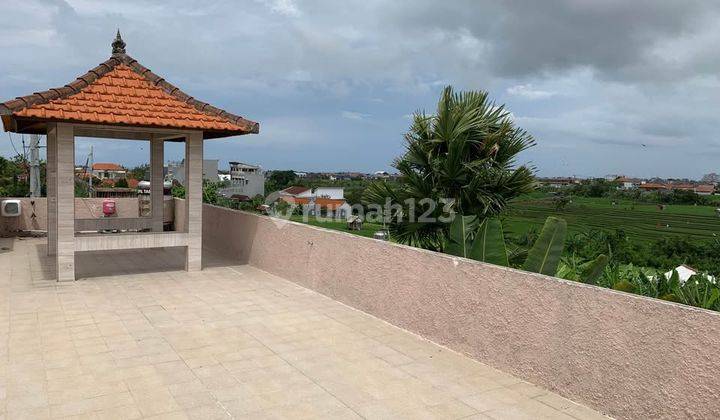 Spacious 3 bedroom 2 bathroom house in tibubeneng canggu 1