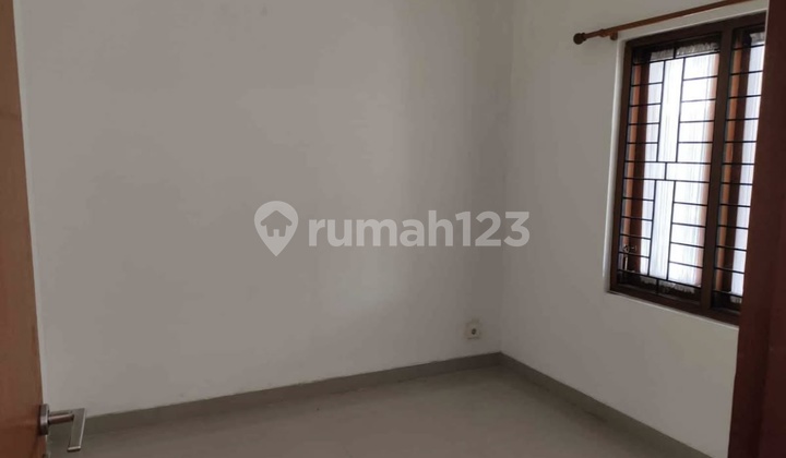 One Gate System House For Rent In Penamparan Denpasar Barat 2