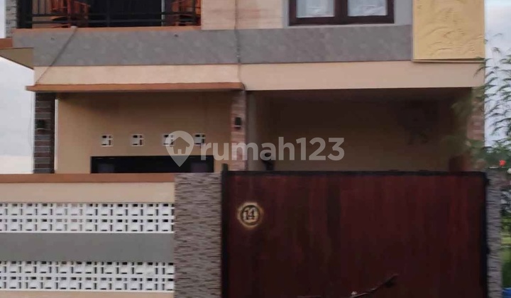 Stunning 2-Storey House In South Denpasar Stunning 2-Storey House In South Denpasar