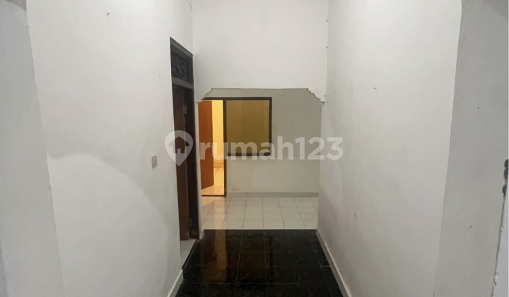 For Rent 2-Story Empty House East Denpasar 2
