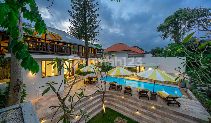 Luxury 4-Bedroom Villa for Rent in Kerobokan, Bali Luxury 4-Bedroom Villa for Rent in Kerobokan, Bali