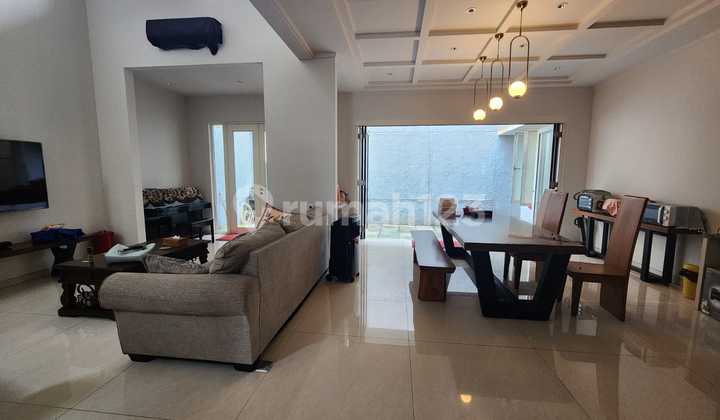 Rumah Modern 2 Lantai di Lokasi Strategis 2