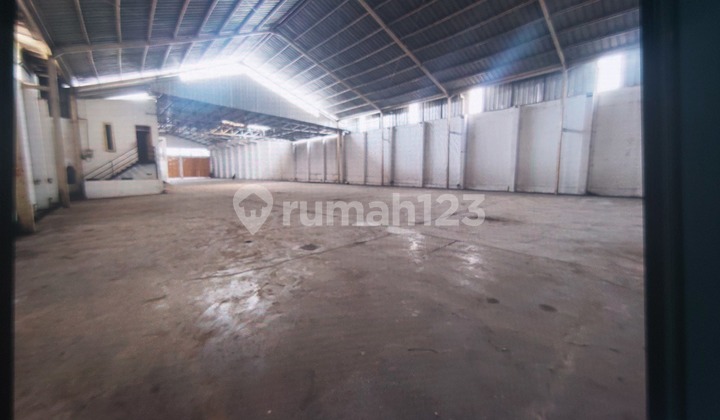 Gudang Wahid Di Jalan Raya Bekasi Gudang Wahid Di Jalan Raya Bekasi