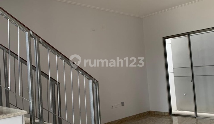 Rumah Minimalis Pik Golf Island 8X15, Semi Furnish Jakarta Utara