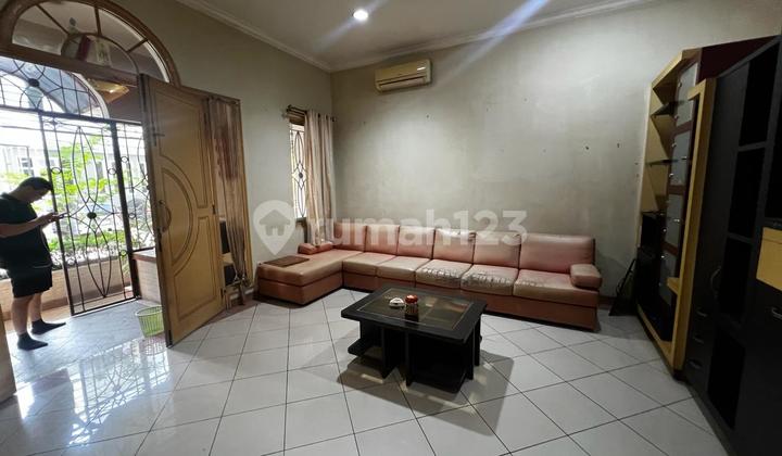 For Sale House in PIK BGM Size 8x18, SHM North Jakarta