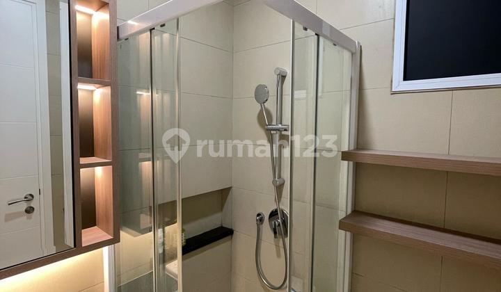 Dijual rumah pik2 ukuran 8x10 full furnish 3lantai shm pik jakut  2