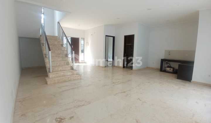 Disewakan rumah golf island 8x20 type pine pik jakut 