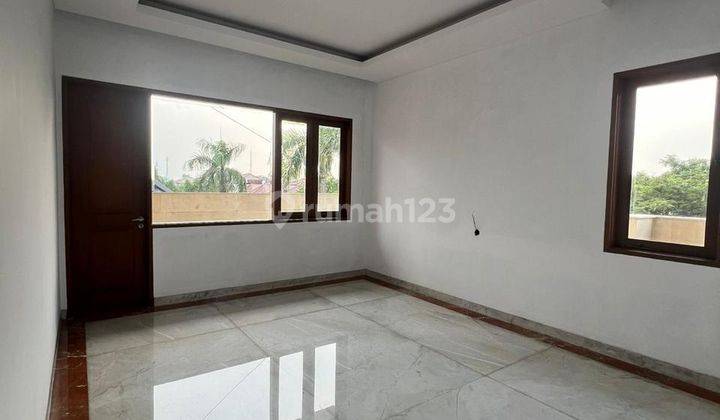 Dijual Rumah Taman Villa Meruya Luas 374 Semi Furnish Jakbar  2