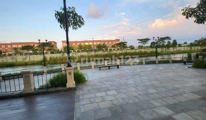 For sale: Osaka Rukan PIK2, size 6x15, 3 floors with lake view.