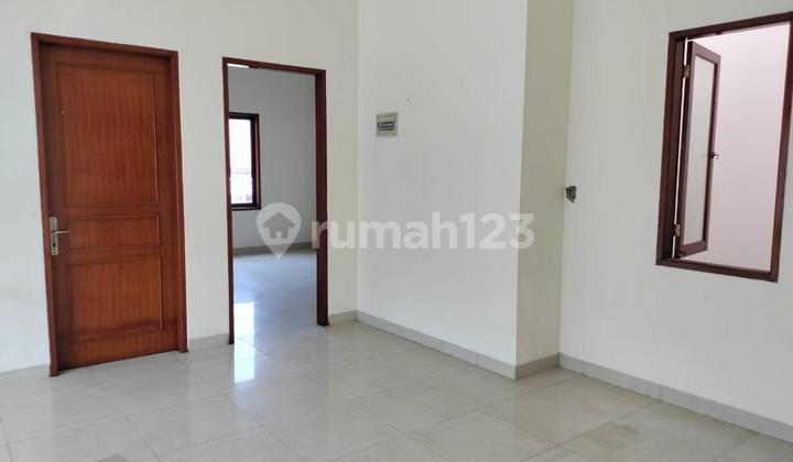 Di jual rumah pik luas 340meter posisi hoek pik jakut 2