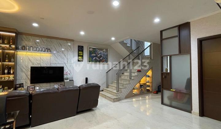 For sale: Golf Island house, size 8x15, fully furnished, PIK, Jakarta Utara.