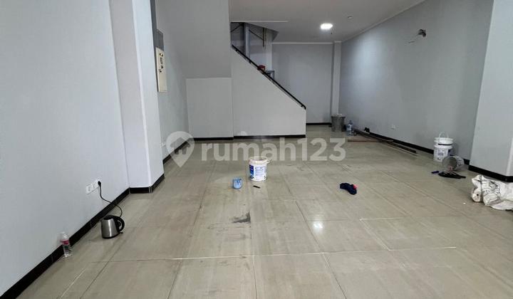 FOR RENT: MANGGA DUA SHOPHOUSE Size 6x15 4 Floors With Electricity 2