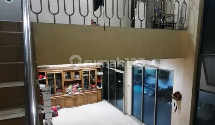 For sale: Indomobil house size 10x20 in PIK Jakut.