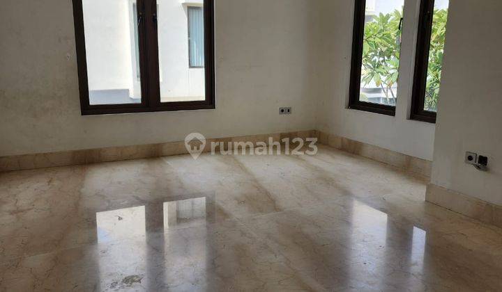 Rumah 3 Lantai Semi Furnished Hak Guna Bangun di Pulomas Raya , Jakarta Timur 2