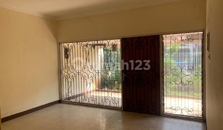 Rumah Semi Furnished Pulomas, Jakarta Timur Butuh Renovasi Total Rumah Semi Furnished Pulomas, Jakarta Timur Butuh Renovasi Total