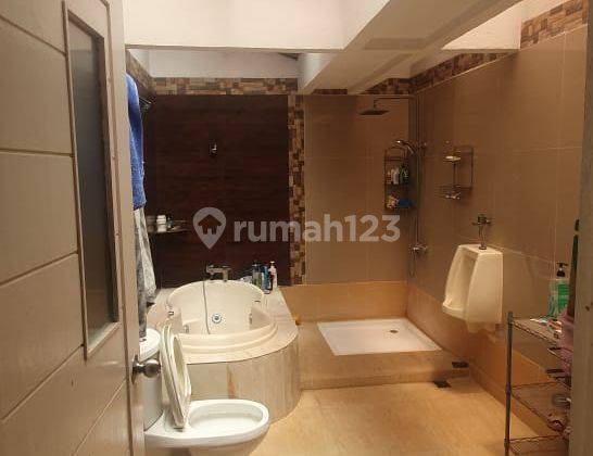 Rumah 2 Lantai Semi Furnished SHM di Jalan Batu Topas Pulomas Jakarta Timur, Jakarta Timur 1