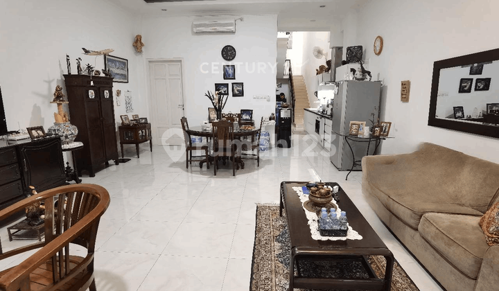 Rumah 2 Lantai Strategis Dekat Jalan Raya Di Pulomas Barat S8552