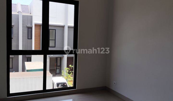 Disewakan rumah baru di Cluster Regia Summarecon Crown Gading  1