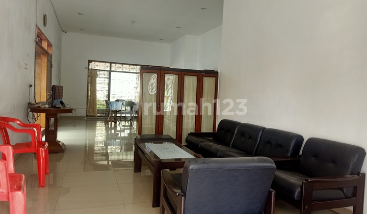 For Rent 1-Story House in Dharmahusada Indah Utara, Land Area 320, Building Area 250, 3+1 Bedrooms, 2+1 Semi-Furnished Bathrooms, Price 70 Million/Year