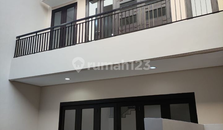 For Sale: Kertajaya Indah Regency House, one get system and private clubhouse. 2