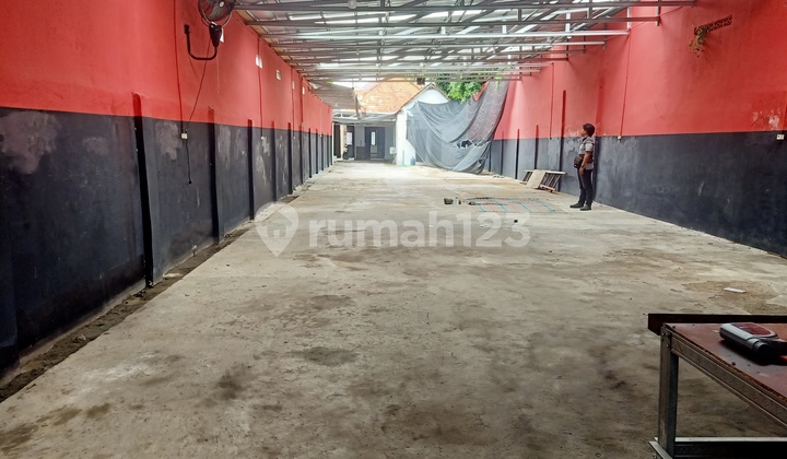 For Rent: House Suitable for Home Industry or Workshop, Central Surabaya City Location For Rent: House Suitable for Home Industry or Workshop, Central Surabaya City Location
