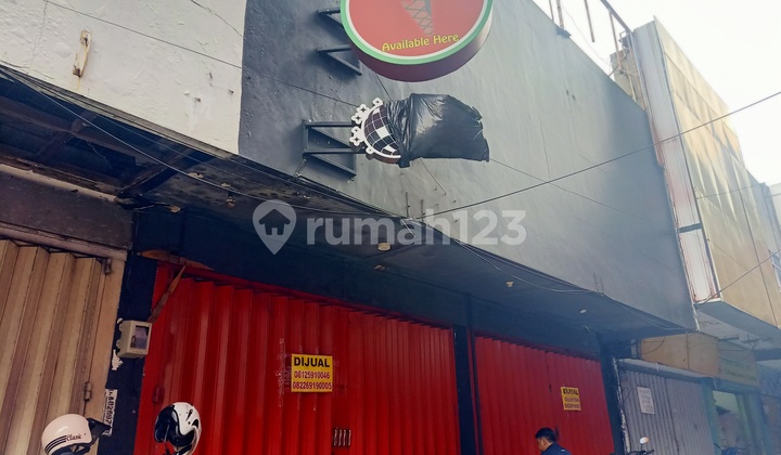 For Sale Shop on Tunjungan Street, Suitable for Culinary Business and Store, Busy Location on Tunjungan Surabaya.
