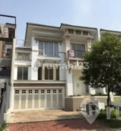 Rumah Disewakan di PIK Crown uk 300m2 Furnished 4BR Siap Huni at Jakarta Selatan
