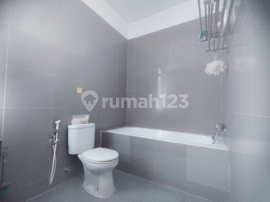 Dijual Rumah PIK Taman Grisenda uk 133m2 , 3lt Furnished at Jakarta Utara 2
