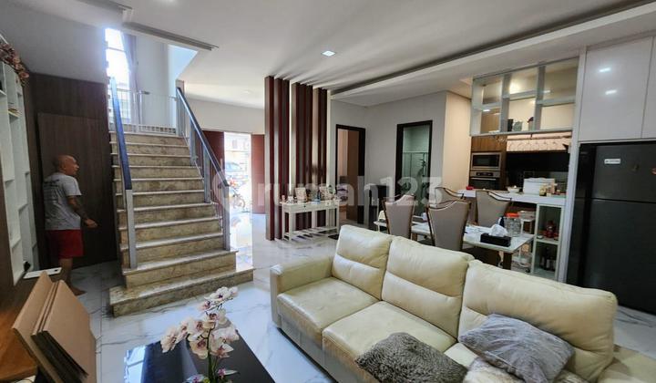 Dijual Rumah PIK Uk 120m² 2Lt , Full Renov and Furnished at Jakarta Utara  2