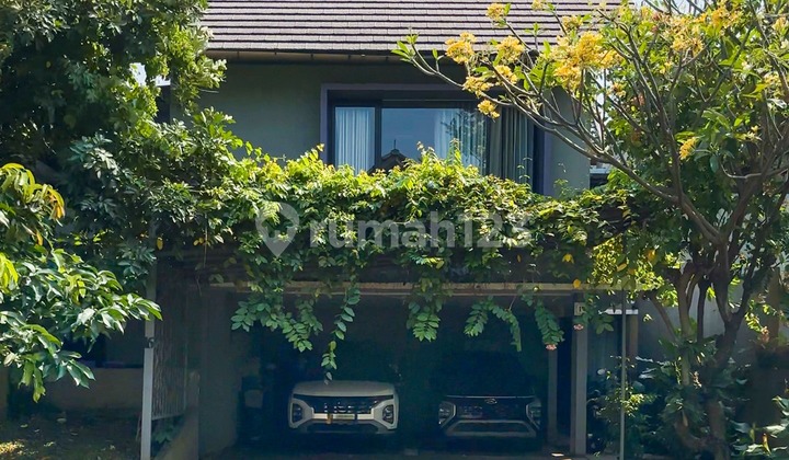 For Sale – Luxurious Townhouse In Veteran, Jakarta Selatan